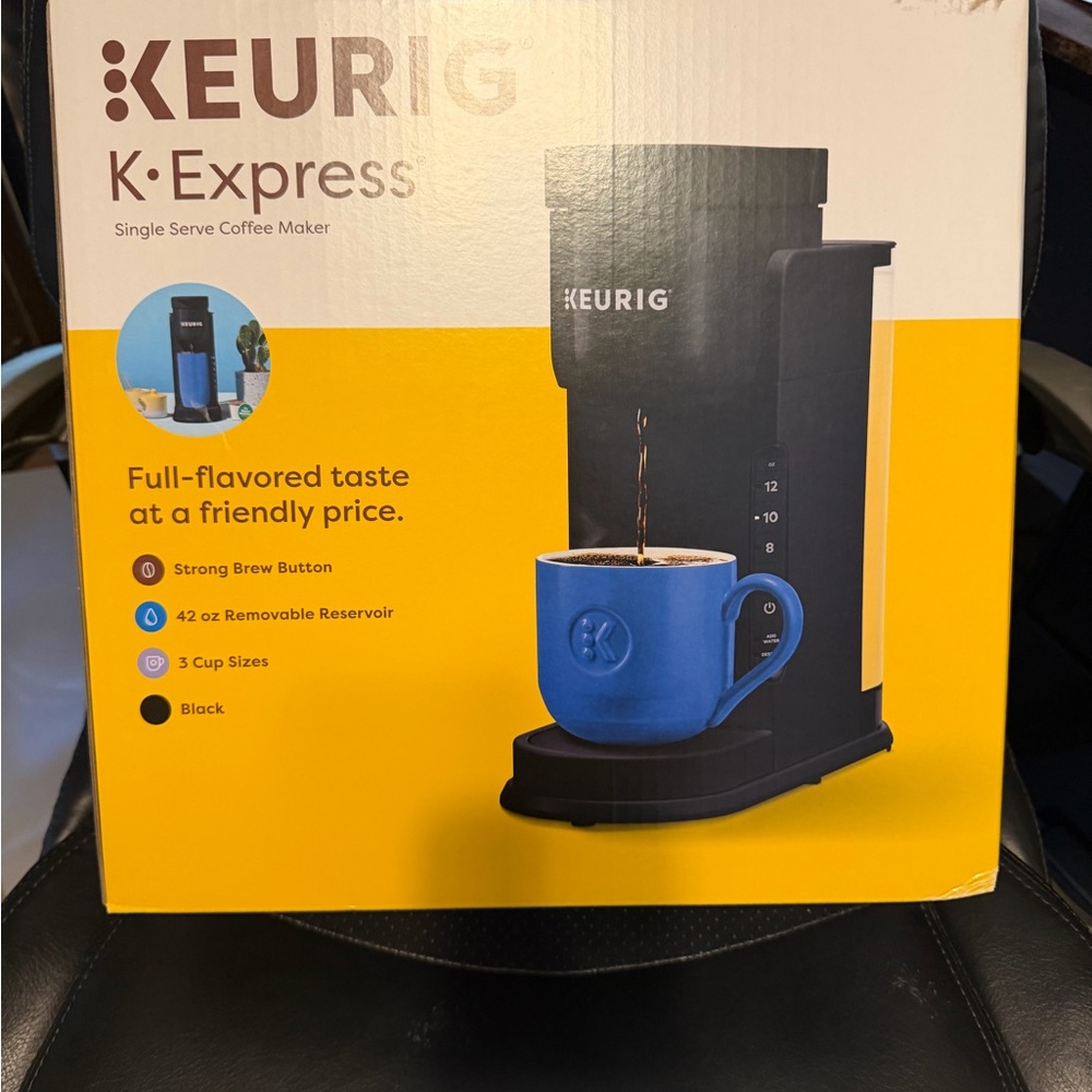 Keurig K-Express Coffee Maker in Black and Blue